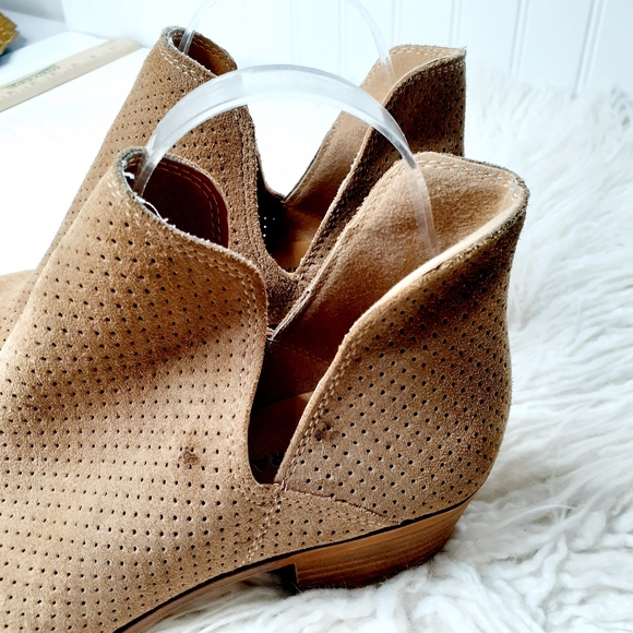 Lucky Brand Womens Suede Perforated Ankle Booties - Picture 8 of 13